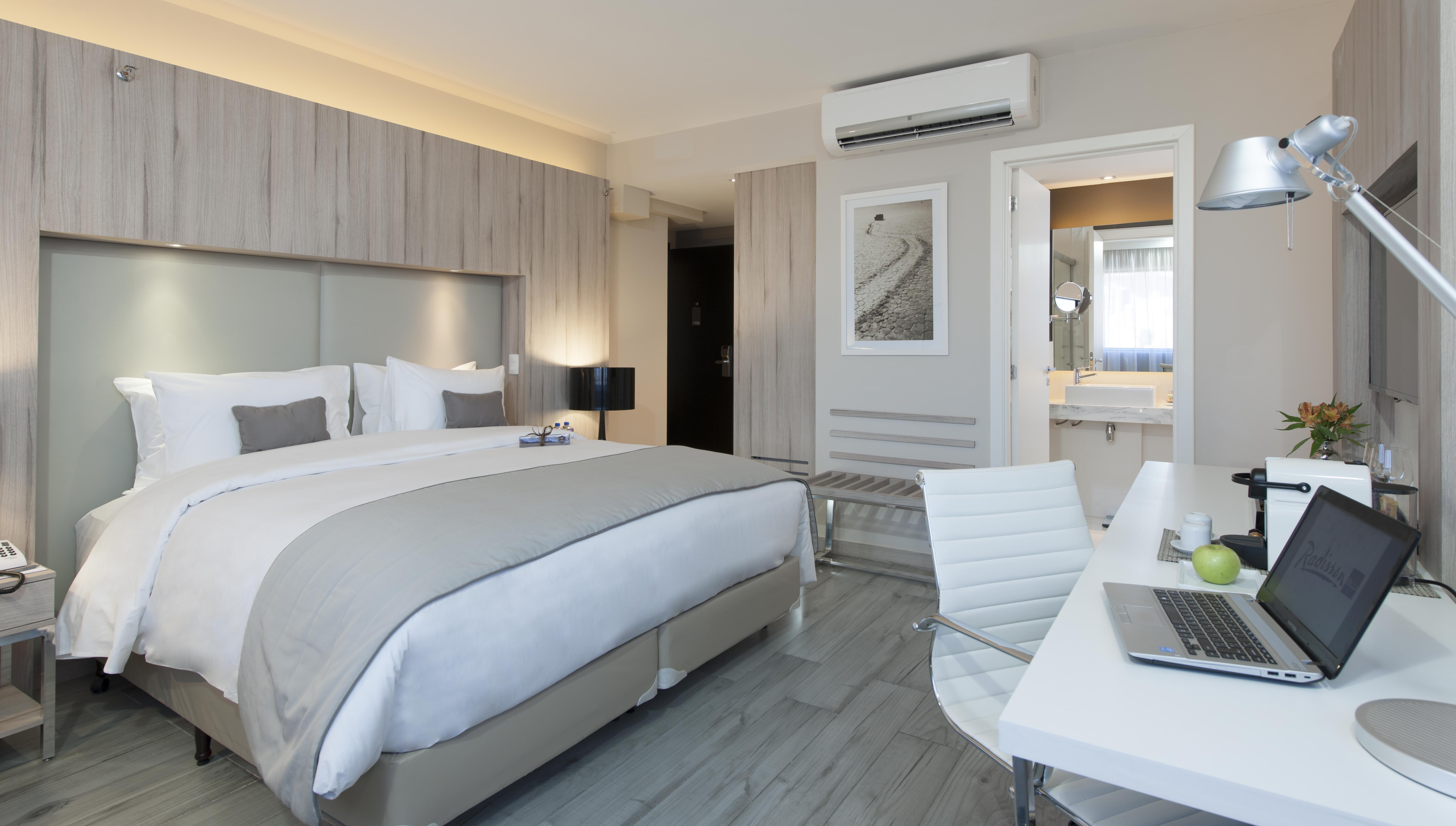 Radisson Blu Belo Horizonte Savassi Hotel Luaran gambar A room at the hotel